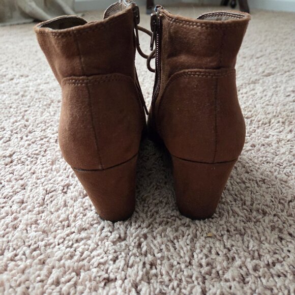 American Rag Baylie Lace Up Wedge Bootie.  Size 8 - Picture 4 of 5